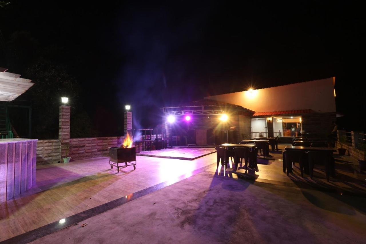 The Alpine Resort Lansdowne Ngoại thất bức ảnh