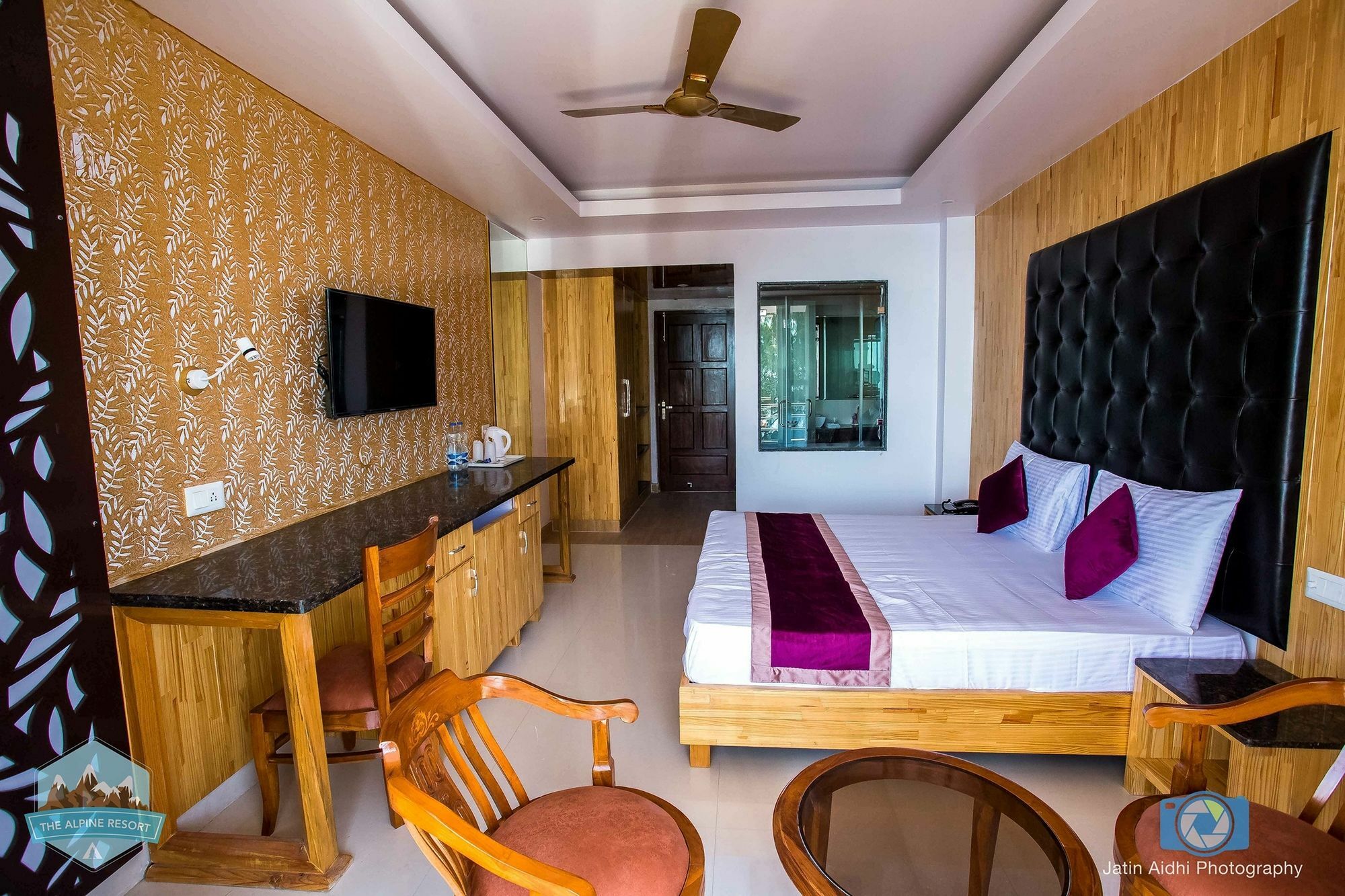 The Alpine Resort Lansdowne Ngoại thất bức ảnh